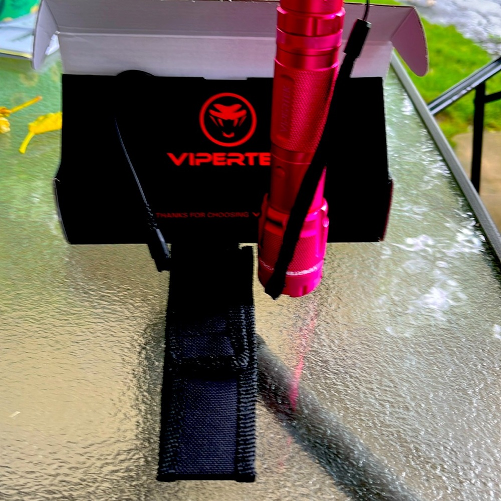Vipertek FlashlightLED/Taser
